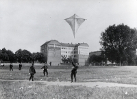 https://www.emd.tu-bs.de/files/gimgs/th-109_109_01gardeluftschiffertempelhofer-feld1907.jpg